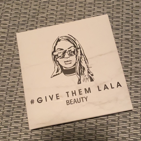 Give them Lala beauty eyeshadow palette NEW - Picture 4 of 6